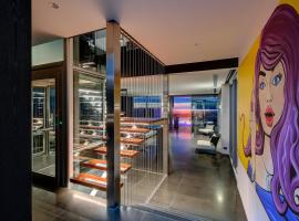 Luxe Haus, hotel v destinaci Moana