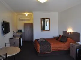 Augusta Courtyard Motel、にあるPort Augusta Airport - PUGの周辺ホテル