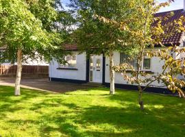 Coolfinn Cottage, hotel in Ballycastle