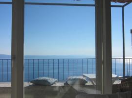 House Mate, hotel v Podgoře