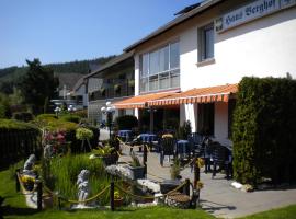 Hotel Pension Haus Berghof, hotell i Hellenthal