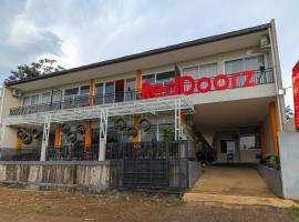 RedDoorz near Exit Toll Bogor, hotel in Bogor