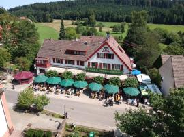 Hotel Platzhirsch, недорогой отель в городе Гаггенау