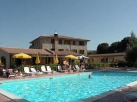 Villaggio Residence La Pieve di Pomaia, hotel with parking in Pomaia