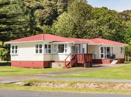 Waitangi Beach Unit B, vacation home in Paihia