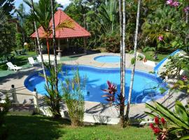 Natuga EcoLodge-Villas Dominical Baru, hotel v destinaci Dominical