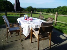 Moaps Farm Bed and Breakfast, welcome, check in from 5 pm, B&B/chambre d'hôtes à Danehill