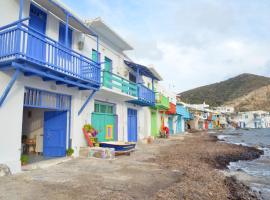 Blue Sea House: Klima, Triades Beach yakınında bir otel