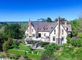 The French Country House, Tauranga, hotel s parkiralištem u gradu 'Omokoroa Beach'