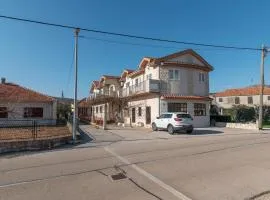 Apartments Ivana-Gustirna