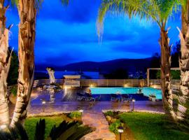 Villa Maira Luxurious with private swimming pool, hotel en Korfos