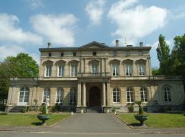 Château De La Motte Fenelon – hotel w mieście Cambrai