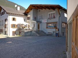 Hotel Weisses Kreuz Andeer, hotel v destinaci Andeer