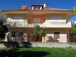 Happy Days Apartment, vacation rental in Tyros