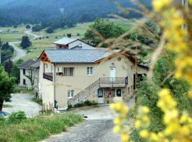 Le Calmadou, farm stay in Formiguères