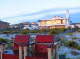 On The Beach Apartments, hotell i Yzerfontein