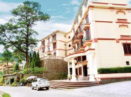 Khách Sạn Cây Thông, hotel i Tam Ðảo