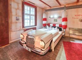 V8 HOTEL Classic Motorworld Region Stuttgart, ξενοδοχείο σε Boblingen