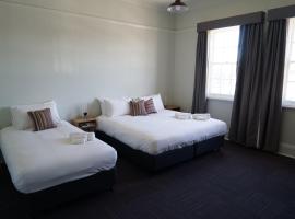 Rosehill Hotel, hotel in Parramatta, Sydney