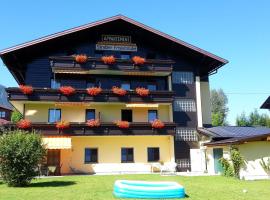 Appartement Roland, family hotel in Strobl