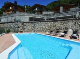 Villa Orchidea With Pool, hotelli, jossa on uima-allas kohteessa Varenna