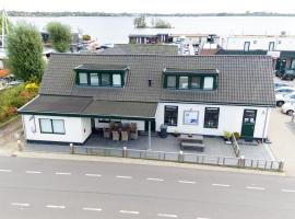 VVP Verhuur - Visserslust, hotel in Vinkeveen