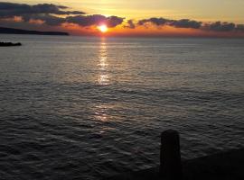 Apartman Pavao Fadić、コミジャのホテル