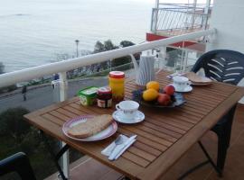 Ca la Nuri pis 1 vistas al mar, hotel a Llançà