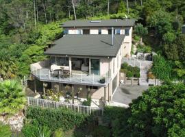 Hahei Sea Vista (3 Bedroom House), hotel v mestu Hahei
