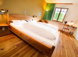 BIO-Hotel Alter Wirt, hotel u gradu Grinvald