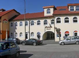 Hotel Arkádia ***、バーノーツェ・ナッド・ベブラヴォウのホテル