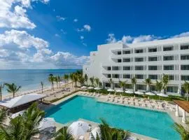 Izla Beach Front Hotel