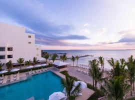 Izla Beach Front Hotel, hotel i Isla Mujeres