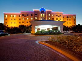 Hodelpa Garden Court, hotel in Santiago de los Caballeros