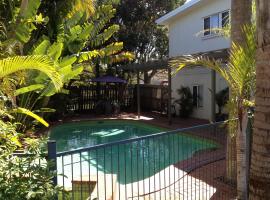 Coconut Palms On The Bay, apartament cu servicii hoteliere din Hervey Bay