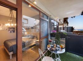 B&B Sorrento Queen, παραλιακό ξενοδοχείο στο Σορέντο