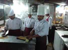 Uttarakhand resort, hotel v destinaci Kausani
