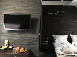 Apartmán na Studentské, готель з парковкою у місті Карвіна