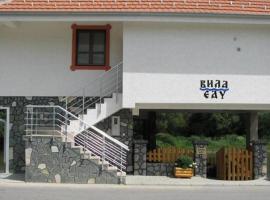 Vila Edu, koča v mestu Končarevo