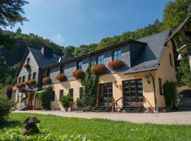 Flair-Waldhotel Mellestollen, hotel with hot tubs in Saalfeld