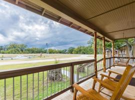 Vineyard Trail Cottages- Adults Only, hotel en Fredericksburg
