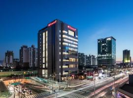 Ramada by Wyndham Seoul Sindorim, hotel in Seoul