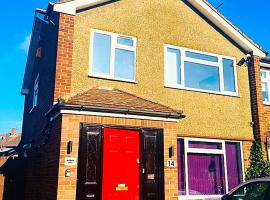 Heather's Lodge, guest house in Cheshunt