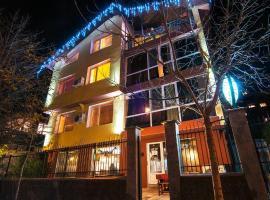 Hotel Zara Rooms: Eski Zağra'da bir otel