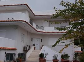 Beach House Villa, hotel in Nea Makri