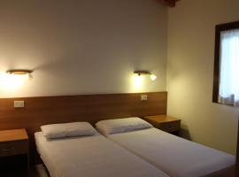 Bungalows Alloggi Angiolin Ketty, hotel met jacuzzi's in Cavallino-Treporti