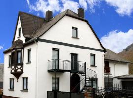 Ferienwohnungen Fuhrmann-Burg, apartment in Ellenz-Poltersdorf