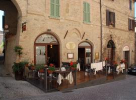 Oro Rosso Hotel Ristorante, hotel a Montefalco