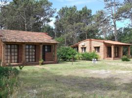 Adi y Dina Cabañas, lodge i La Paloma