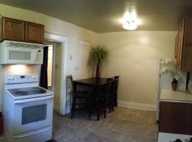 Lovely Smarthome King HDTV AC WIFI ❤ of Downtown, apartment in Klamath Falls